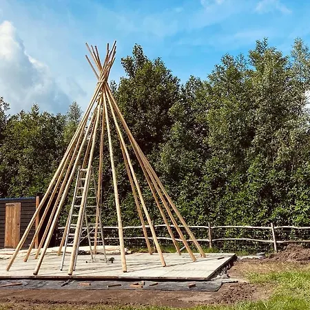 Luksusowy namiot Comfort Tipi Marie, Tipi Bo Deluxe & Tent Nicolai - 'glamping In Stijl' Lembeke