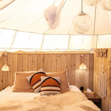 Luksusowy namiot Comfort Tipi Marie, Tipi Bo Deluxe & Tent Nicolai - 'glamping In Stijl' *