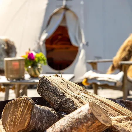 Luksusowy namiot Comfort Tipi Marie, Tipi Bo Deluxe & Tent Nicolai - 'glamping In Stijl' Lembeke