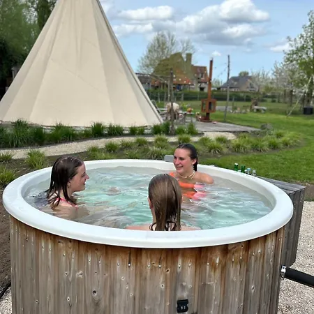 Comfort Tipi Marie, Tipi Bo Deluxe & Tent Nicolai - 'glamping In Stijl' Luksusowy namiot Lembeke