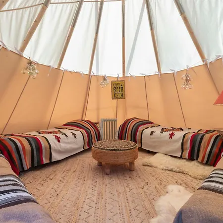 Comfort Tipi Marie, Tipi Bo Deluxe & Tent Nicolai - 'glamping In Stijl' * Lembeke