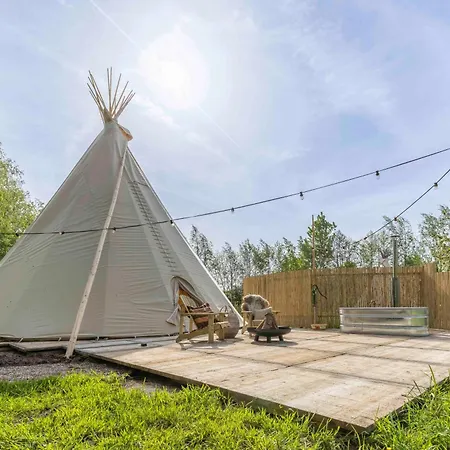 Comfort Tipi Marie, Tipi Bo Deluxe & Tent Nicolai - 'glamping In Stijl' Lembeke